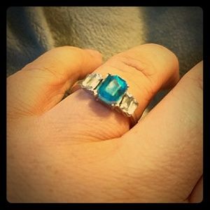 Sz 8 Silver blue stone ring baguette cut